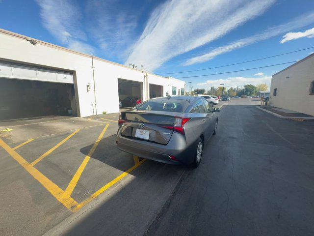 2022 toyota prius le