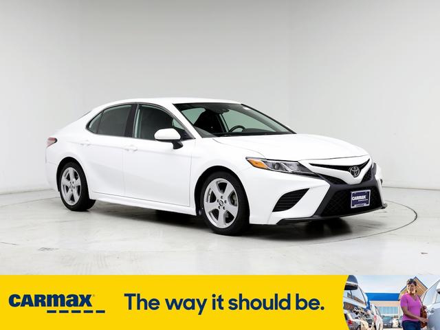 2019 toyota camry se