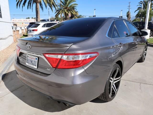 2017 toyota camry se