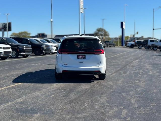 2023 chrysler pacifica touring-l