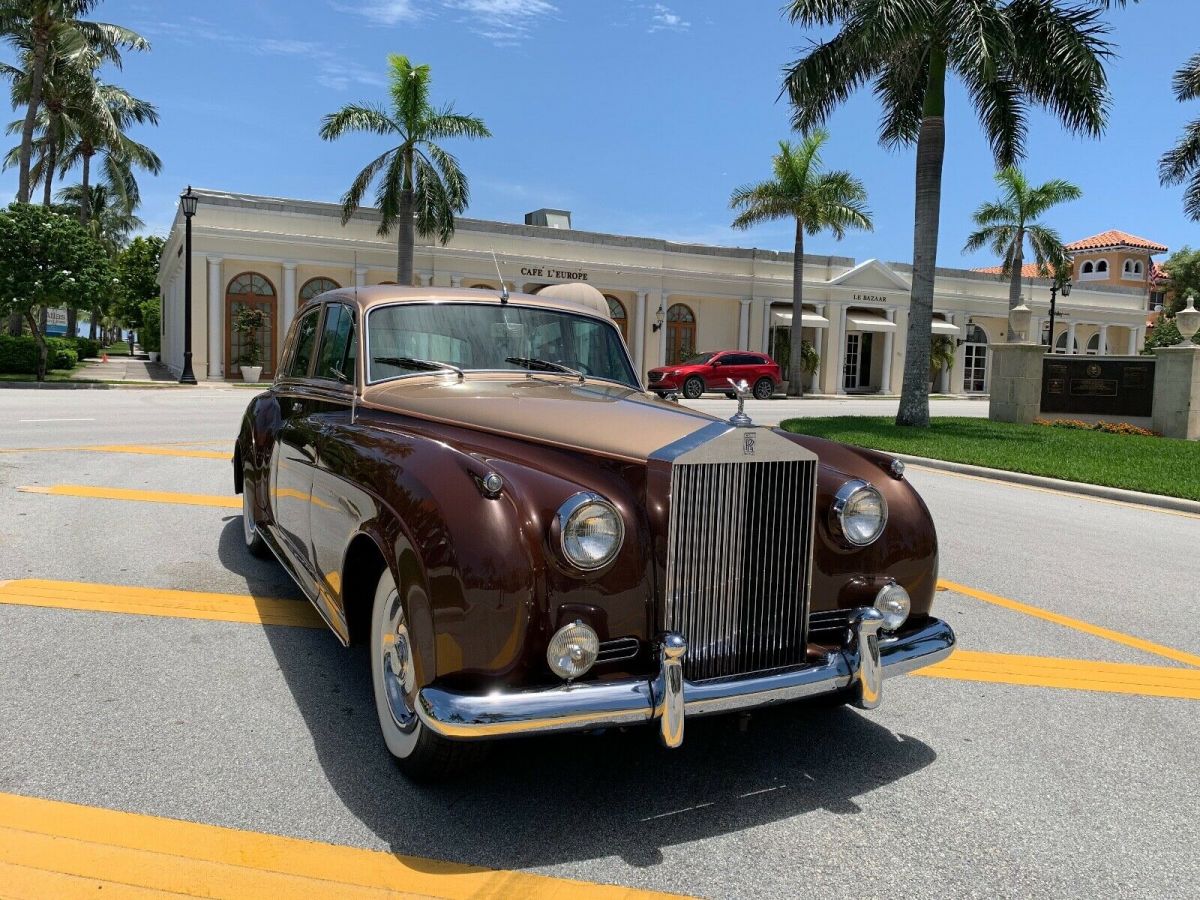 rolls royce silver cloud ii just out of private collection