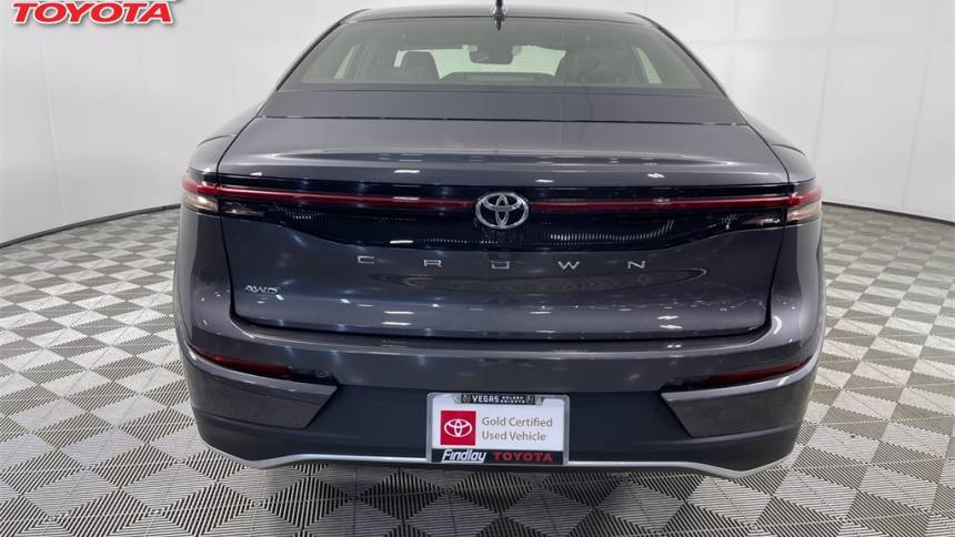 2023 toyota crown xle