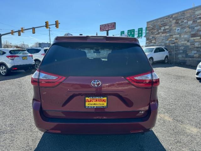 2019 toyota sienna le