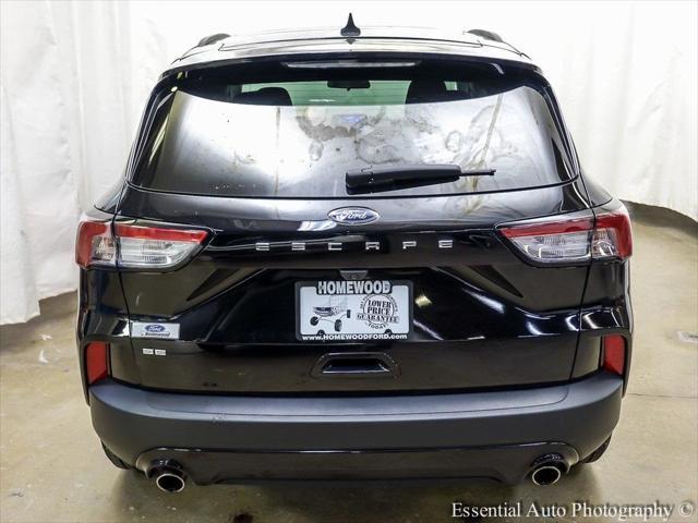 2022 ford escape se