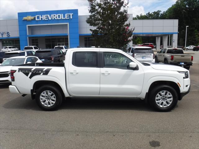 2023 nissan frontier sv