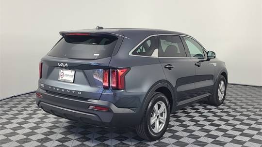 2022 Kia Sorento lx
