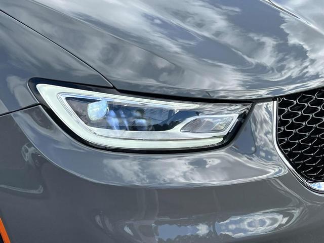 2023 chrysler pacifica hybrid limited
