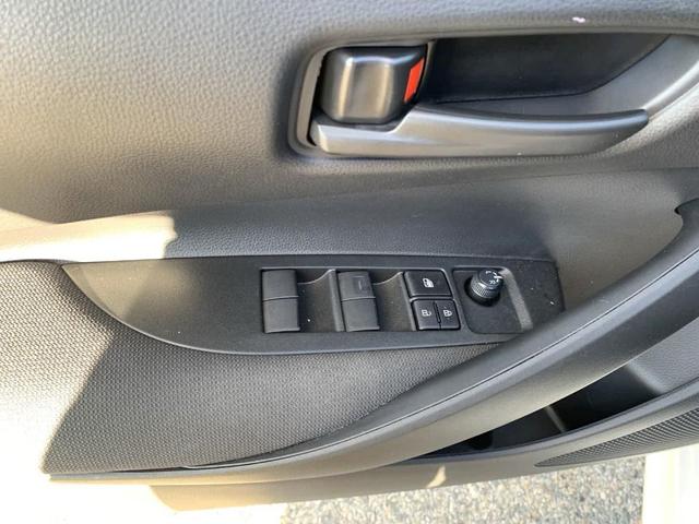 2023 toyota corolla hybrid le