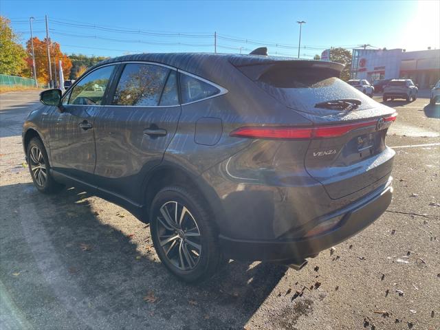2021 toyota venza le