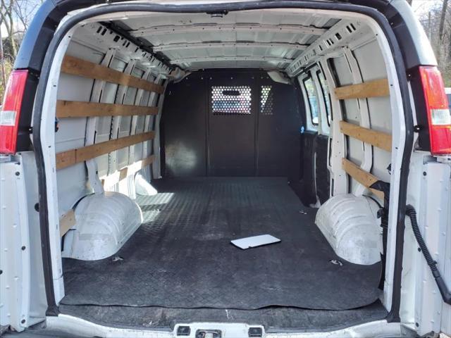 2022 gmc savana 2500 work van