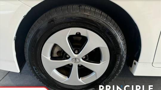2012 toyota prius two