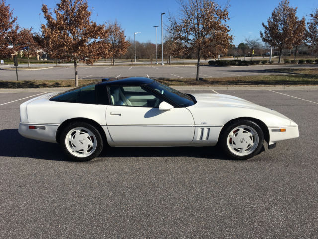 35th anniversary z01 packaged 1988 corvette w/31,700 miles