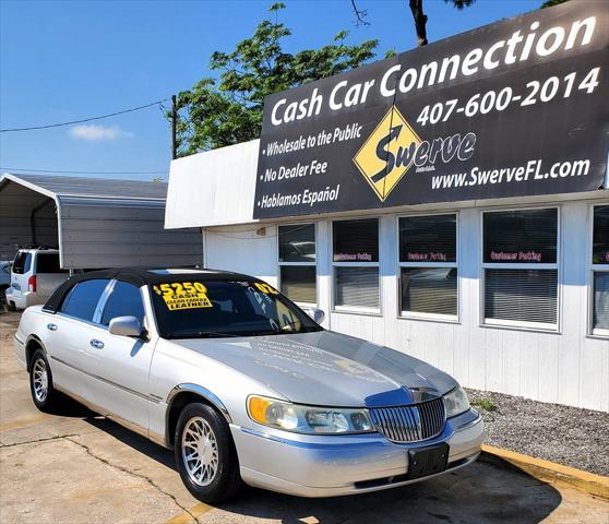 2002 lincoln town car signature