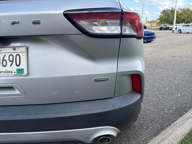2020 ford escape se