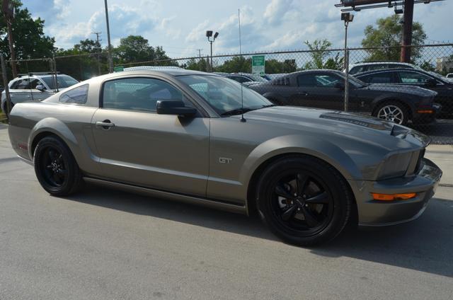 2005 ford mustang gt premium