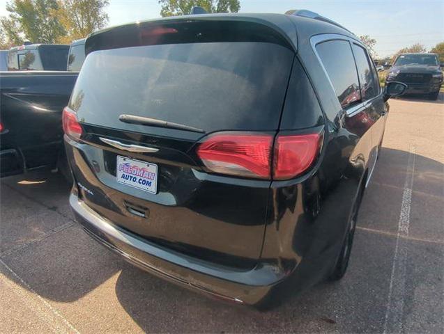 2018 chrysler pacifica touring-l