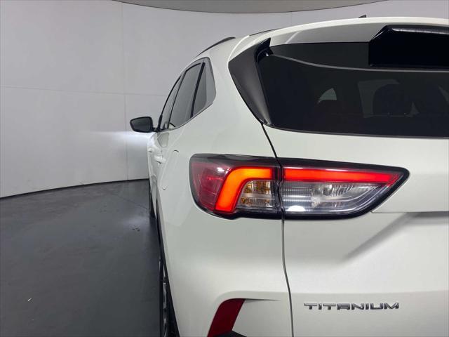 2022 ford escape titanium