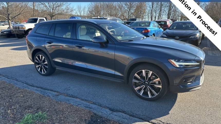 2022 volvo v60 cross country t5