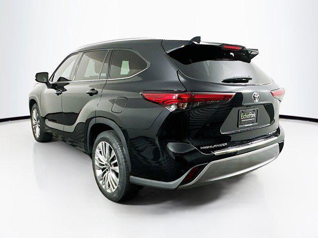 2022 toyota highlander platinum