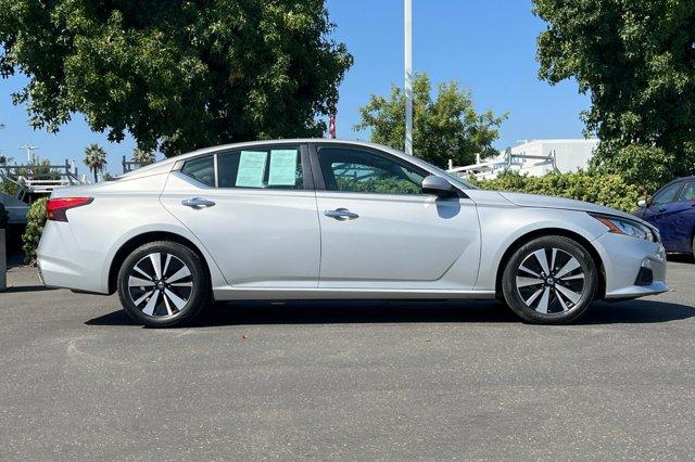 2021 nissan altima 2.5 sv