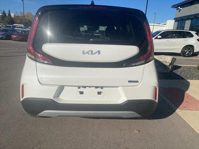 2023 kia soul ex