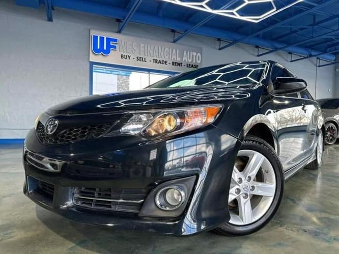 2014 toyota camry in dearborn heights, michigan