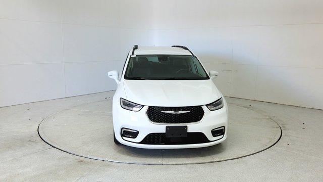 2022 chrysler pacifica touring-l