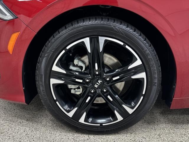 2021 kia k5 gt-line