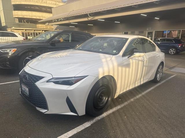 2022 lexus is 300 base