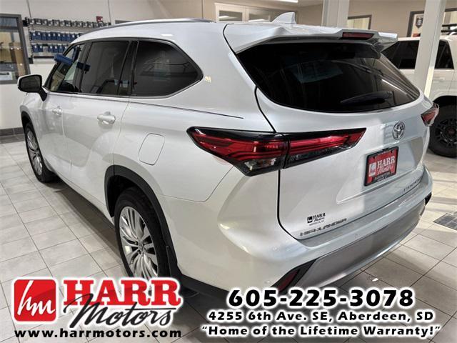 2023 toyota highlander platinum