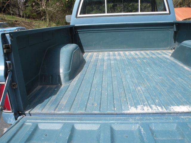 1983 chevy ck 10 4+4 new 350 4 bbl a/c scottsdale absolutely rust free