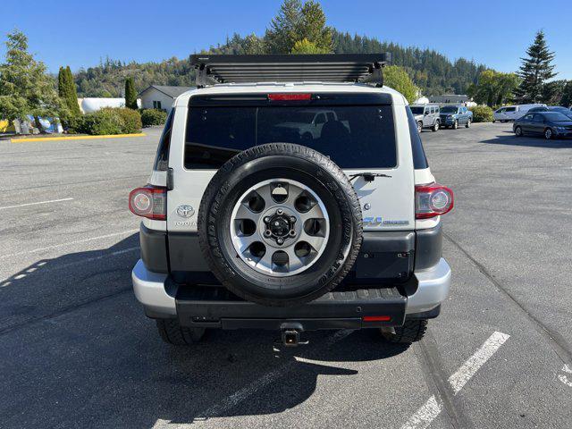 2012 toyota fj cruiser base