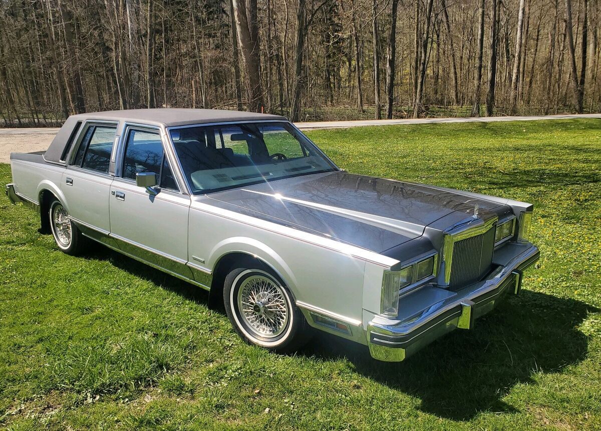 1983 lincoln town car sedan grey rwd automatic