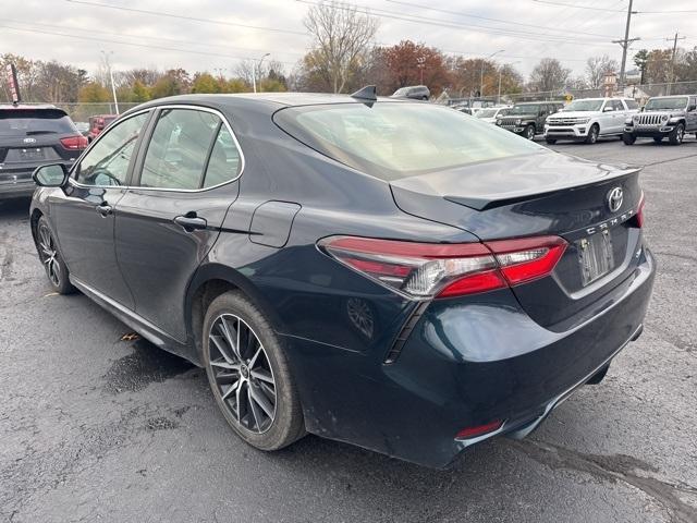 2021 toyota camry se