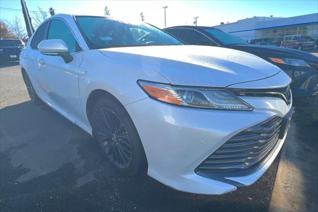 2020 toyota camry hybrid xle