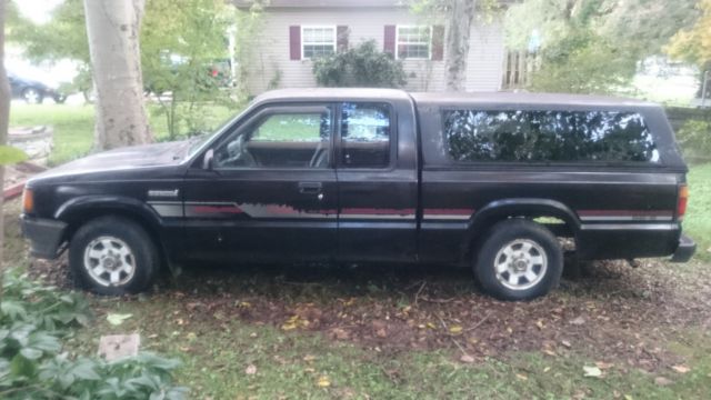 mazda b2600i se-5 black grey extended cab camper top
