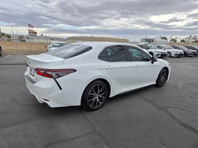 2024 toyota camry se