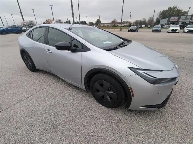 2024 toyota prius le
