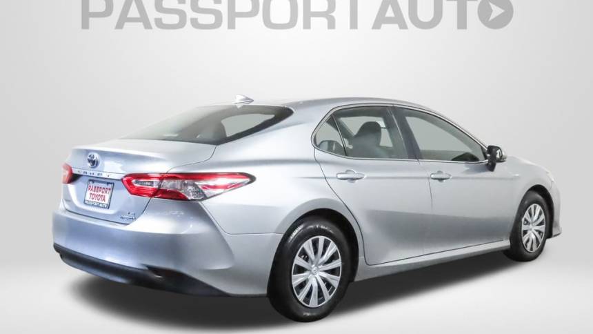 2020 toyota camry hybrid le