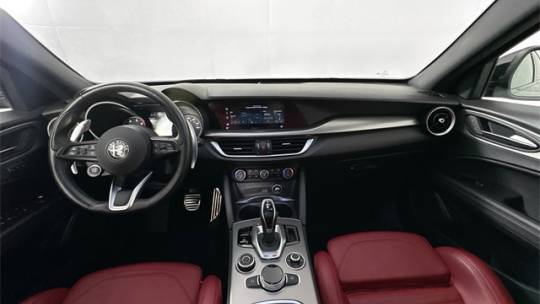 2022 alfa romeo stelvio veloce