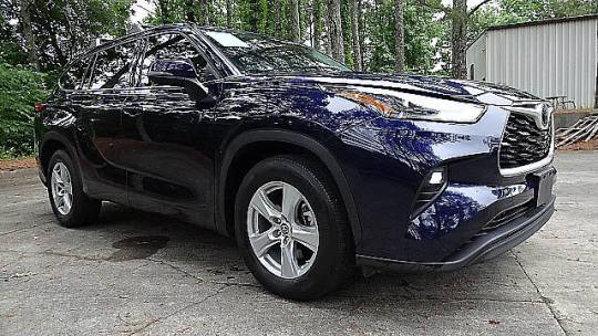 2021 toyota highlander le