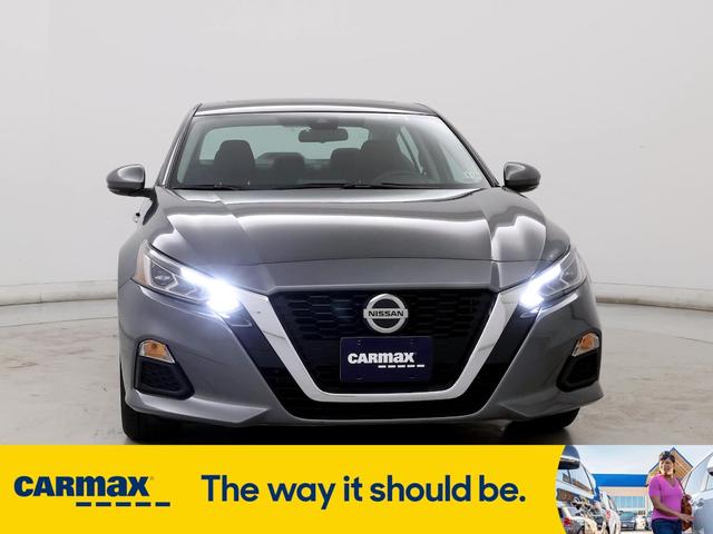 2021 nissan altima sv