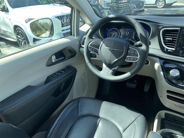 2022 chrysler pacifica touring-l