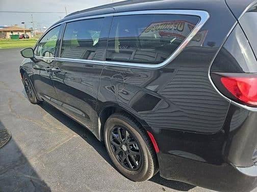 2022 chrysler pacifica touring-l in beverly manor, illinois