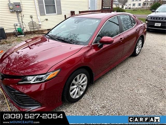 2019 toyota camry le