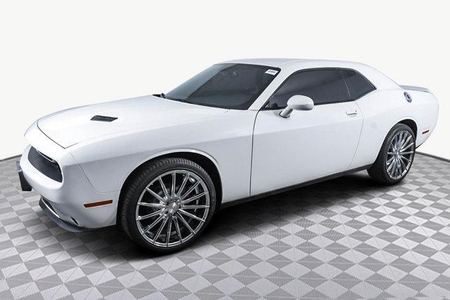 2015 dodge challenger sxt