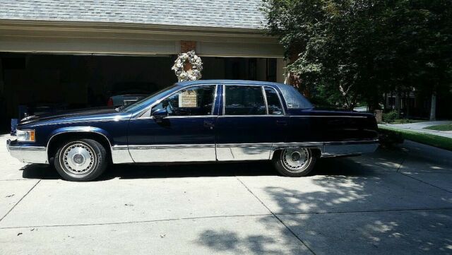 1993 cadillac fleetwood brougham super clean 1 owner garage kept excellent