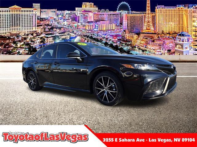 2022 toyota camry se