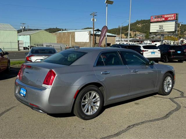 2017 chrysler 300c base