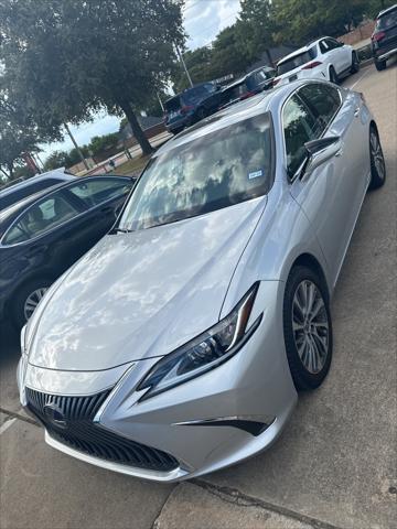2019 lexus es 300h base